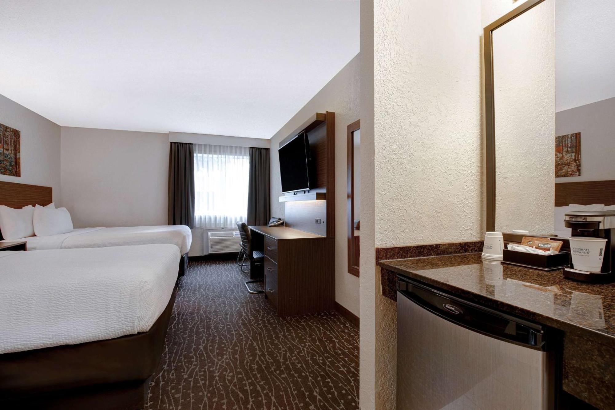 Days Inn & Conference Centre By Wyndham ปรินซ์อัลเบิร์ต ภายนอก รูปภาพ